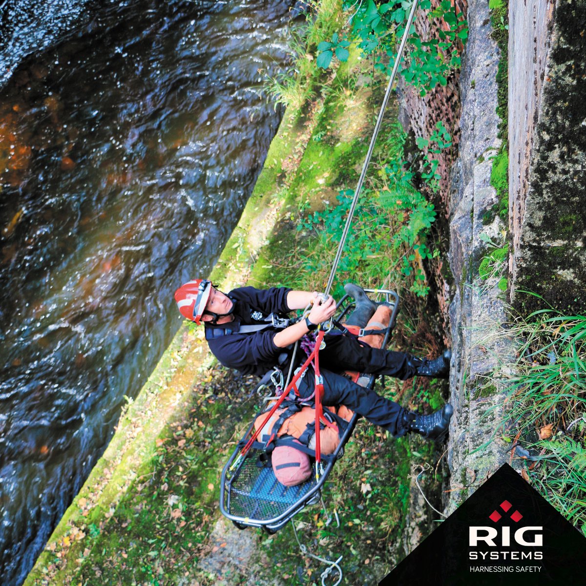 As the colder months draw in we're reminiscing back to the warm summer months when Kent Fire and Rescue Services were training on-site. 

We have access to a tremendous variety of facilities.

#ropeaccess #workingatheight #emergencytraining #fireandrescue #kentfireandrescue
