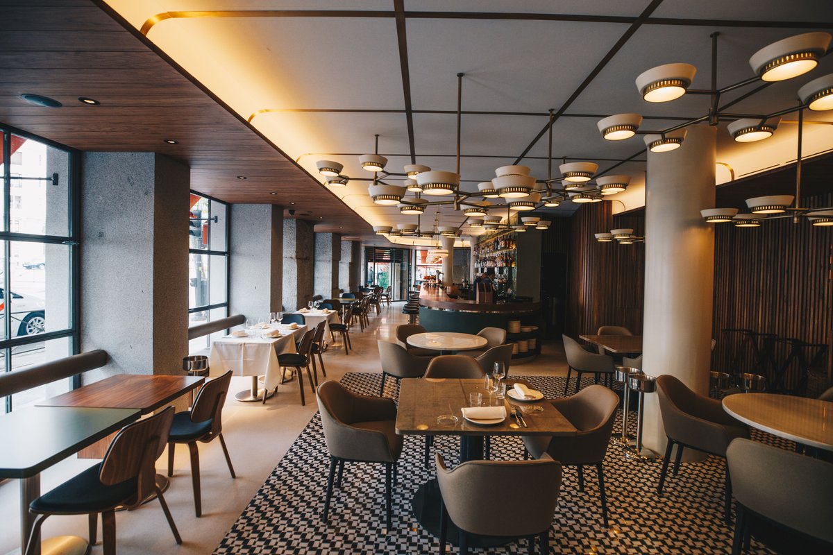 La Gran Cafetería Santander en Madrid reabrió sus puertas, y nosotros hemos puesto nuestro grantito de arena con el control de sus instalaciones (iluminación, toldos y cerramientos).