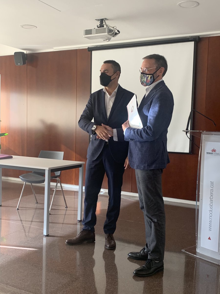 mmsetien's tweet photo. 🏭Avui com a @PIMEC #vallesoccidental amb @PoligonosCEPE @SocioEconAMB a la certificació del Polígon Can Salvatella de @NodusBarbera .
📄1er Polígon certificat♻️de l’Àrea Metropolitana.
Moltes Felicitats totes les parts implicades ‼️#seguim #poligons https://t.co/DFPwWq1O7v