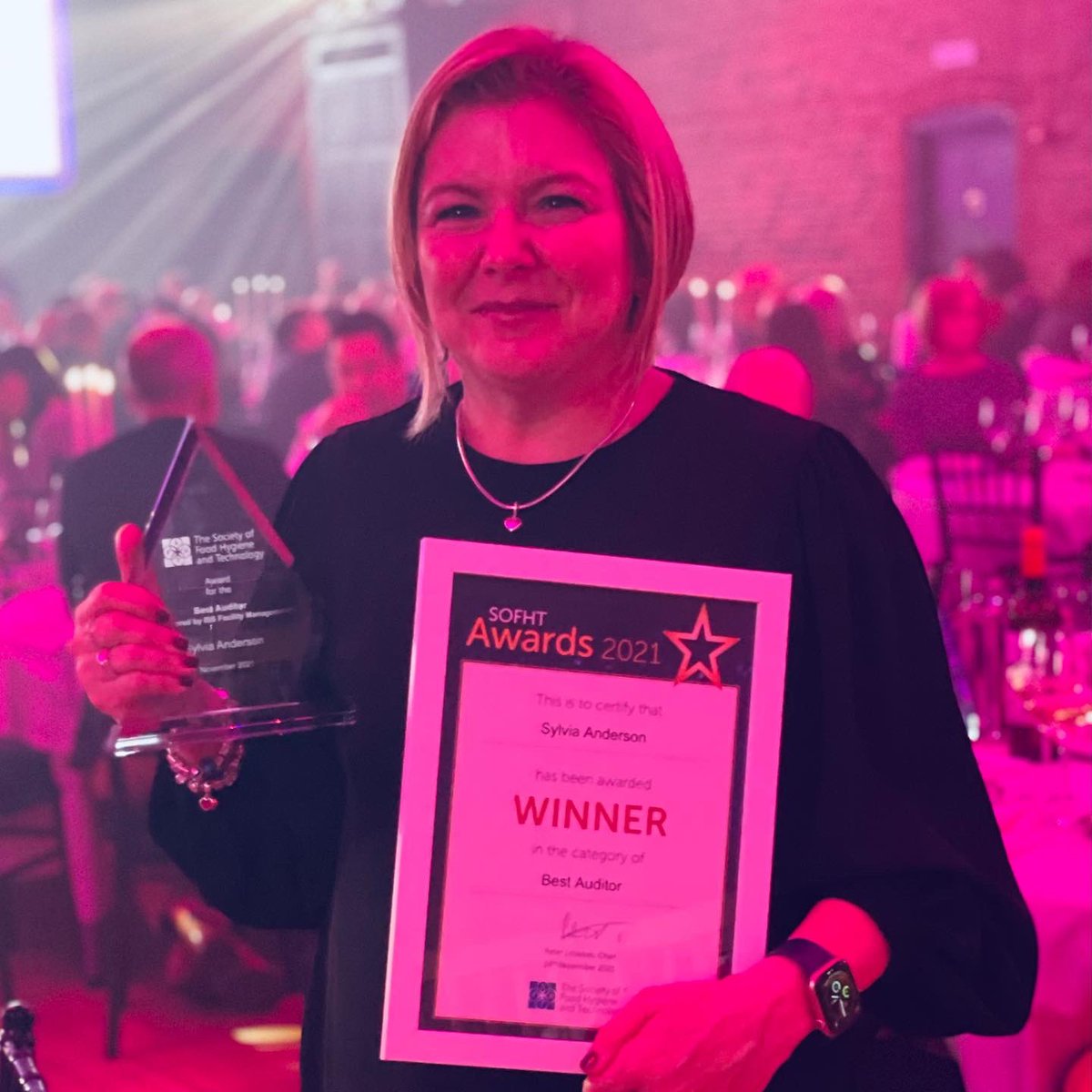 foodhygiene1's tweet photo. Super proud to have won Best Auditor for Food Safety in the UK at The Society of Food Hygiene & Technology Annual Lunch & Awards 2021 yesterday in London @sofhtb78
Thank you to everyone ♥️🥂🍾 #sofht #businessaward #bestauditor #winner #foodsafety #foodhygiene #sofhtawards 2021 https://t.co/T18jL0rDAn
