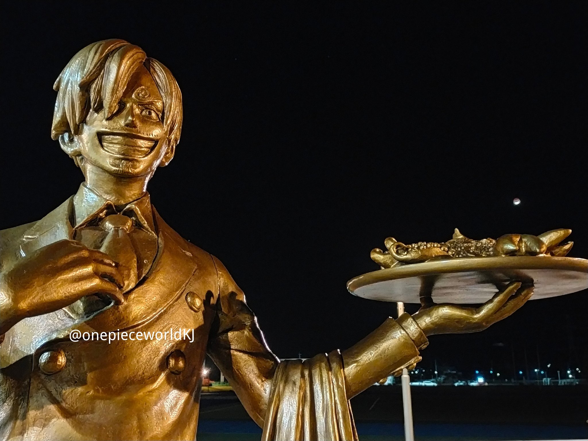 One Piece World Kumamoto Japan 21年11月19日今日の時々サンジ 皆既月食とサンジ 月食を料理に添えて Nov 19 21 Today S Sometimessanji Total Lunar Eclipse And Sanji Add A Eclipse To The Dish 時々サンジ ワンピース サンジ 尾田栄一郎