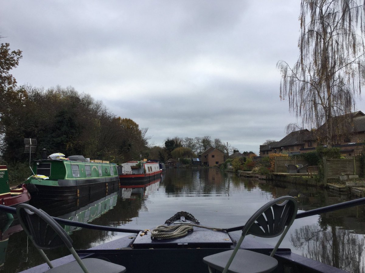StChrisJunior's tweet photo. Year 2 are having a great trip on the canal today as part of their topic ‘The Wind in the Willows’ #mystchris #hgroup https://t.co/4MUyoGDBcY