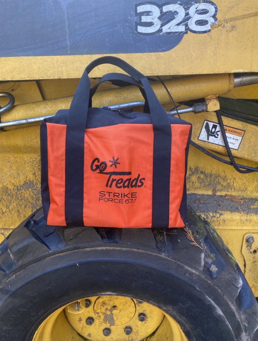 TOROFFROAD's tweet photo. What’s your go to recovery item. These are our Gotreads from @strikeforce67. Which item would you bring? #orilliaoffroadrecovery #oor #gotreads #strikeforce67 #offroadrecoverygear #tractionboards #johndeere #skidsteer #recoverykit #offroadrecovery https://t.co/JfsZ9SgkkC
