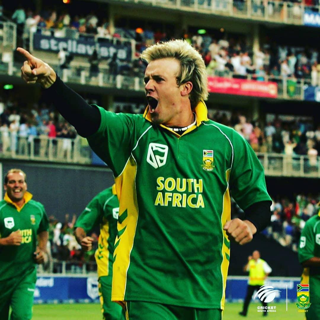BeingAdityaVkrm's tweet photo. #ABdevilliers Era ends...Happy retirement @ABdeVilliers17 Thankyou for the memories and contribution to the game...wishing u all the best for the future Mr. 360
#Mr360 #ABdevilliers https://t.co/mnCWKJC9Xt