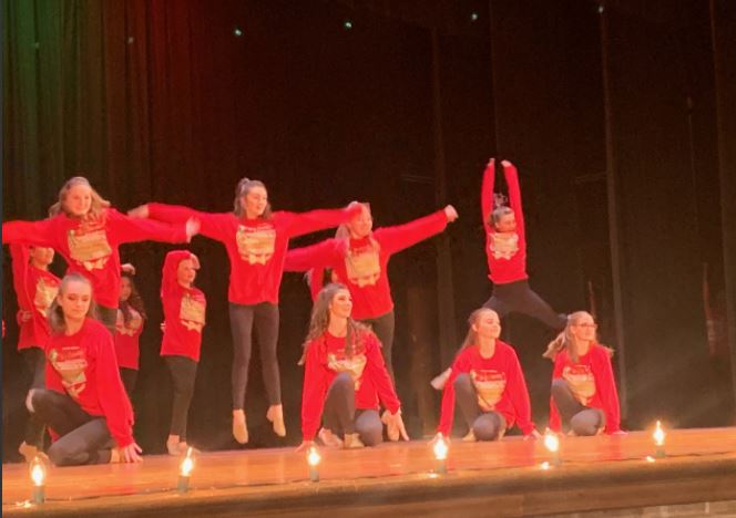 LoflinMS's tweet photo. These students did an amazing job last night. There are some great dancers and performers here at LMS. #dance #bebetterlms #TakeFlightJISD https://t.co/RQ7tgq7p4G
