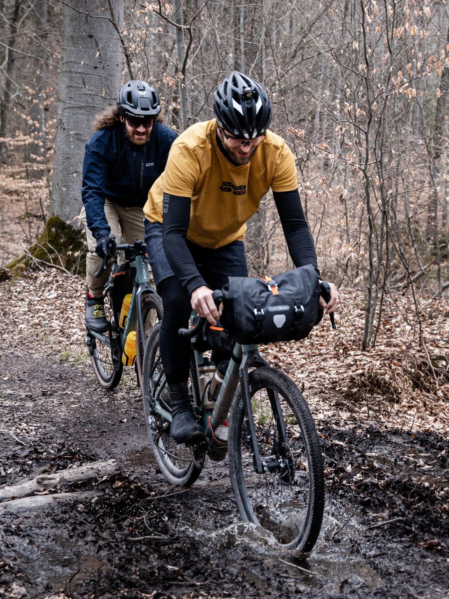 FOCUSBikes's tweet photo. The FOCUS ATLAS - our choice when it comes to surviving a ultra-endurance race like the @bbb_race 🏔️
.
📸 Nils Laengner
.
#focusbikes #focusatlas #bbbrace #graveladventure #fitfathers #ortlieb #bergfreunde #bbbcycling #clifbar #ridebeyond #ridetogether https://t.co/mEvuqqQV2H