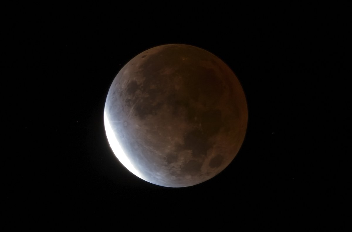Lunar Eclipse #LunarEclipse #Lunar #moon  <a href="/ajsg/">AJSG🙏🏾❤WxPhotoArtLady♉🎨</a>
<a href="/AdamBurnistonWX/">Adam Burniston WLWT</a> <a href="/allyblakewx/">Ally Blake</a>
@Kentuckyweathern <a href="/JimWKYT/">Jim Caldwell ⛈️</a>
<a href="/MarcWeinbergWX/">Marc Weinberg</a> <a href="/thekyniche/">Johnnie Nicholson</a>
@FreiburgerJungs <a href="/JAclouds/">Ja</a> <a href="/cloudymamma/">Cloudymamma</a>
 <a href="/luketaplin42/">Luke</a> <a href="/BluegrassScenes/">Scenes of the Bluegrass</a> <a href="/StormHour/">#StormHour</a>
 <a href="/KinlochSusan/">Susan & Orla🐶🏴󠁧󠁢󠁳󠁣󠁴󠁿🇪🇺</a> <a href="/KentuckySpirits/">Kentucky Spirits 🇺🇦 🥃</a>