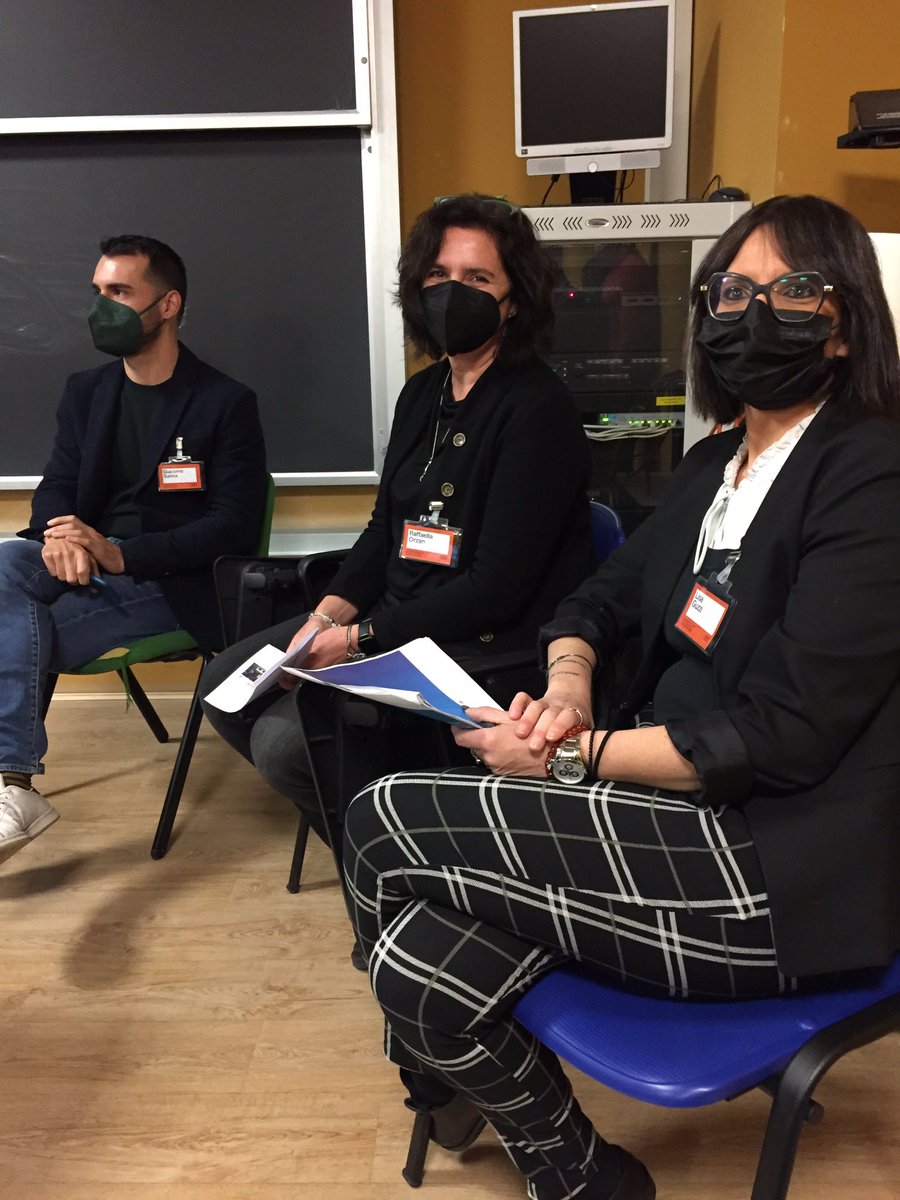 immaginarioIS's tweet photo. Un piacere illustrare i progetti per avvicinare i ragazzi che normalmente non può frequentare #musei e iniziative culturali, assieme alla #FondazionePietroPittini e a #10Lab al Convegno di #ComunicazioneDellaScienza @Sissaschool https://t.co/hvOGwkXKsV