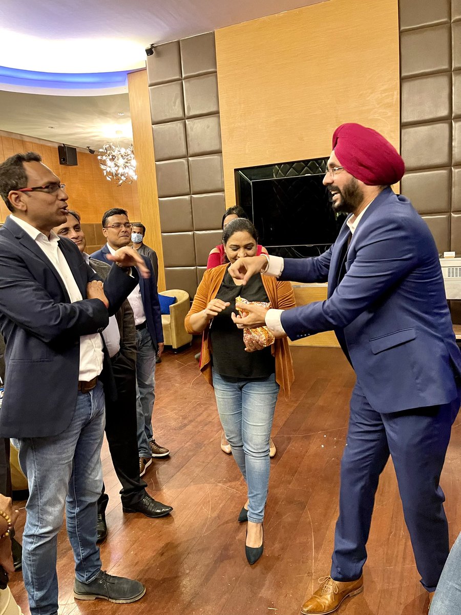 kulmeetbawa's tweet photo. And then you have real fun as you start to meet the team for the first time ever. Great evening in Bangalore with the @SAPIndia team!! https://t.co/zOq6nKqJfY
