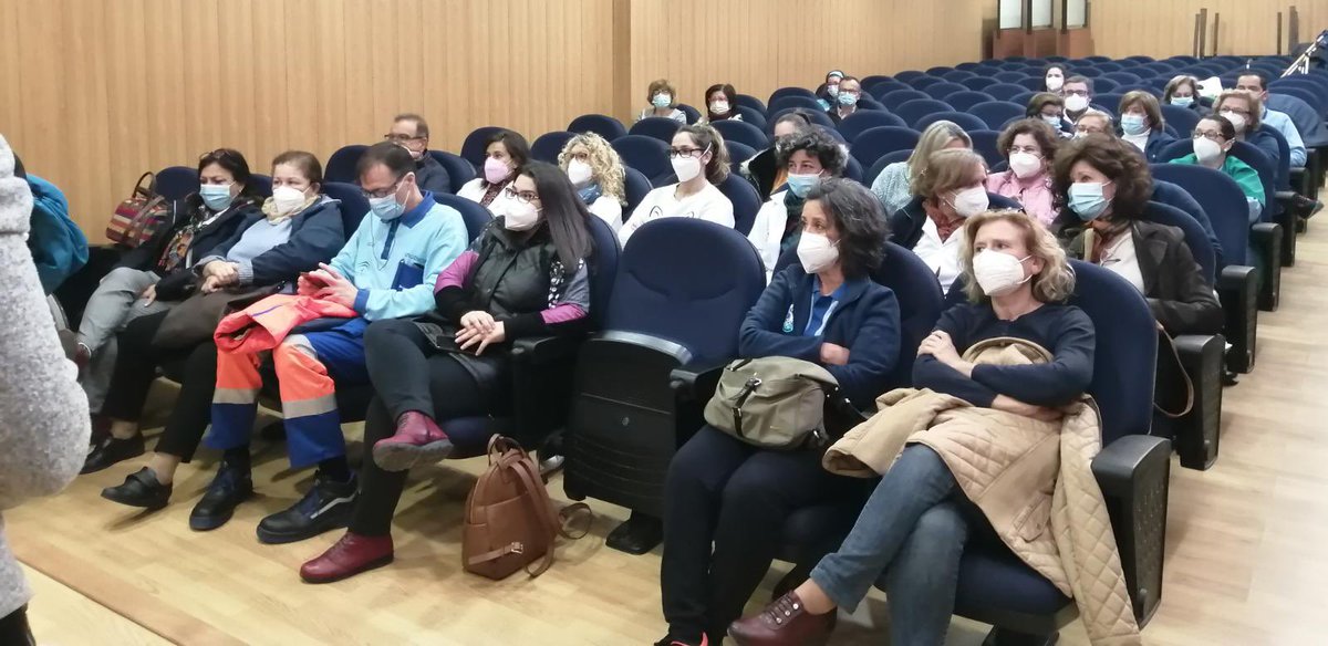 🟣 El #AGSSurdeCórdoba continúa trabajando por mejorar la atención víctimas de #violenciadegénero  

➡️ Esta semana las referentes en violencia de género y el equipo de Atención Integral a la Mujer del Área han visitado #Rute y #PuenteGenil

#corazonessinmiedo