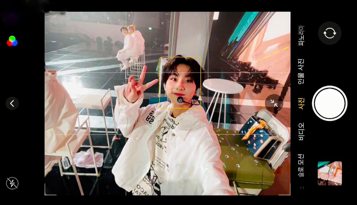 focaljungwon's tweet photo. selca with engenes📷 https://t.co/jkPWgLecEV