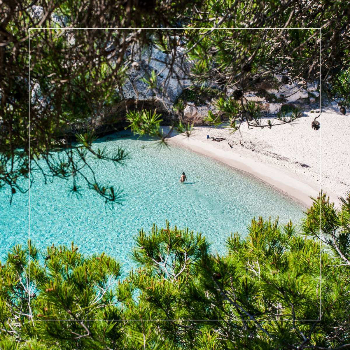 Reconocida y premiada como una de las mejores playas de #Europa y del mundo🏅.⁣

bit.ly/3qENRVm