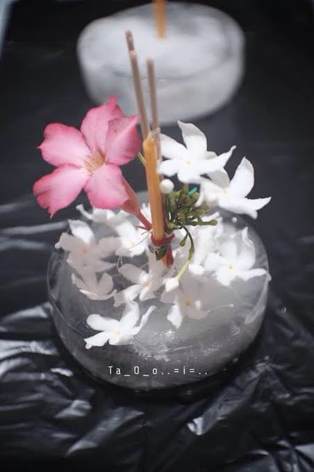 RichQueen_WST's tweet photo. มาลอยกระทง🌸🕯— with Kaze https://t.co/X33ESTw5qc