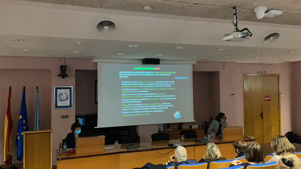 ArpaUea_ICAC's tweet photo. ¡Novedades en la Bética! 🧐
La profesora de la @unisevilla #OlivaRodriguezGutierrez actualiza el corpus de los #sectiliapavimenta de la Bética occidental a través del estudio de nuevos hallazgos
#Operasectilia y otros #revestimientosmarmoreos en #Hispania @ICAC_cat @UMU https://t.co/mjUHiwGzk9