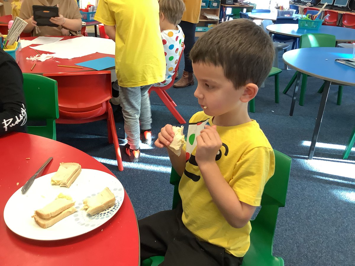 We have had a fun-filled morning in Class 1 making cheese and jam sandwiches. We even got to eat them... yum! On Monday, we will write the instructions.