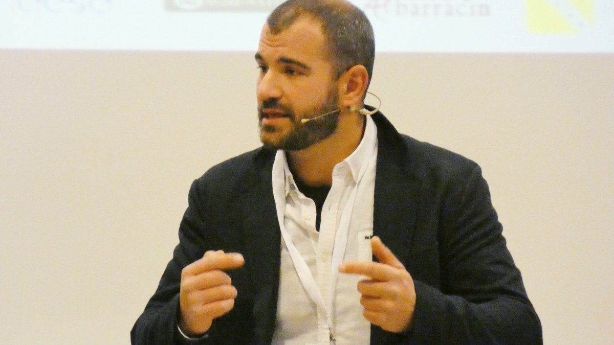 Mesa Redonda – Emprendimiento y economía circular. Paula Sánchez (#CoCircular), Andrea Lacueva (<a href="/AndreaLacueva/">Andrea Lacueva</a> A&amp;C Energy), Eduardo Paz (@EcoFeltwood) y Segio Mesa (#BIVO). Modera Elisa Plumed (<a href="/plumedlucas/">Elisa Plumed</a>).
#EconomiaCircular
<a href="/GobAragon/">Gobierno de Aragón</a> <a href="/educaciongob/">Ministerio de Educación, FP y Deportes</a> <a href="/mitecogob/">Transición Ecológica y Reto Demográfico</a> <a href="/ComisionEuropea/">Comisión Europea en España</a>