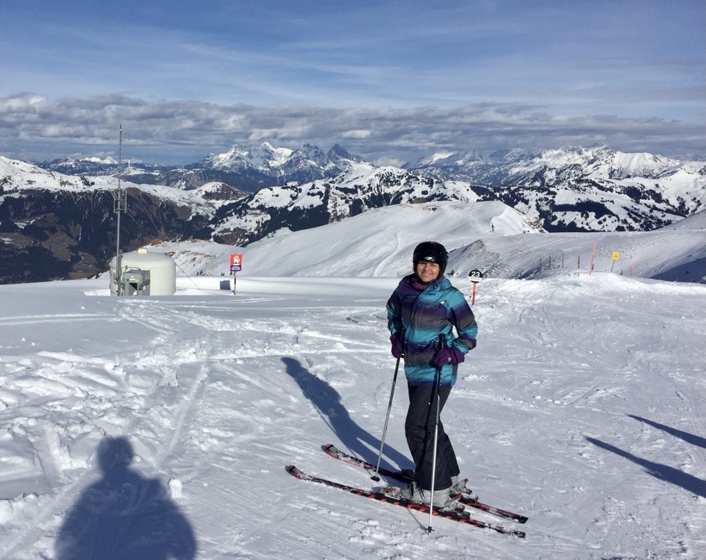 GasteinForum's tweet photo. Rounding off #SelfCareWeek, and perhaps some inspiration ahead of the weekend, with a selection of favourite #GoSelfCare activities from the @GasteinForum team 🏓🍃⛰️🌊⛷️

How do you practice #selfcare?

@SelfCareWeekEU @Self_Care_EU @SelfCareForum https://t.co/TPjNj1vXLk