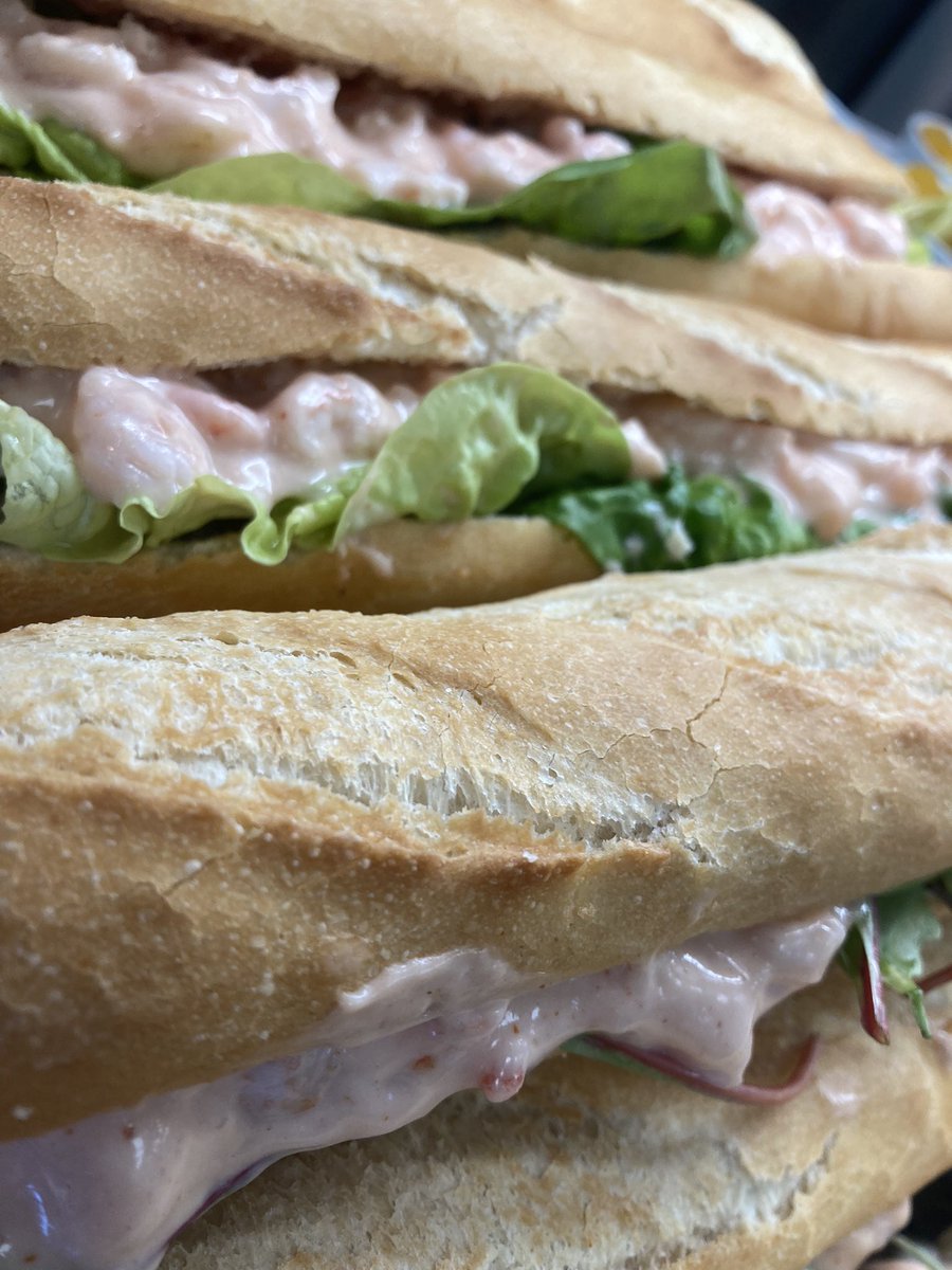 ChefRobWilliams's tweet image. Selection of #BBCChildreninNeed cupcakes for the pupils today @RydalPenrhos @Traceykeane123 @HolroydHowe