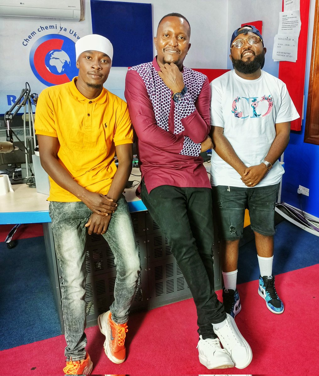 mojishortbabaa's tweet photo. We are live on @mambomsetokenya with @mzaziwillytuva @sellyamutabi
@djflashkenya
#KIGOOCO Playing here in a few!!
#Newseason🔈 https://t.co/A5uYHXkOWR