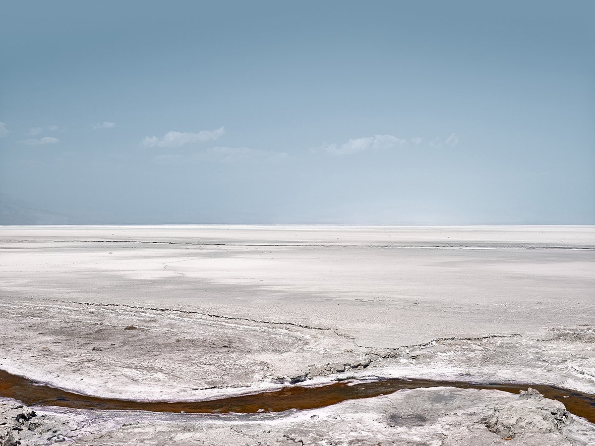 alifani1975's tweet photo. @NFTMillionaire Fake Lake-Fake Desert series on @withFND https://t.co/3gYdO0Vrms