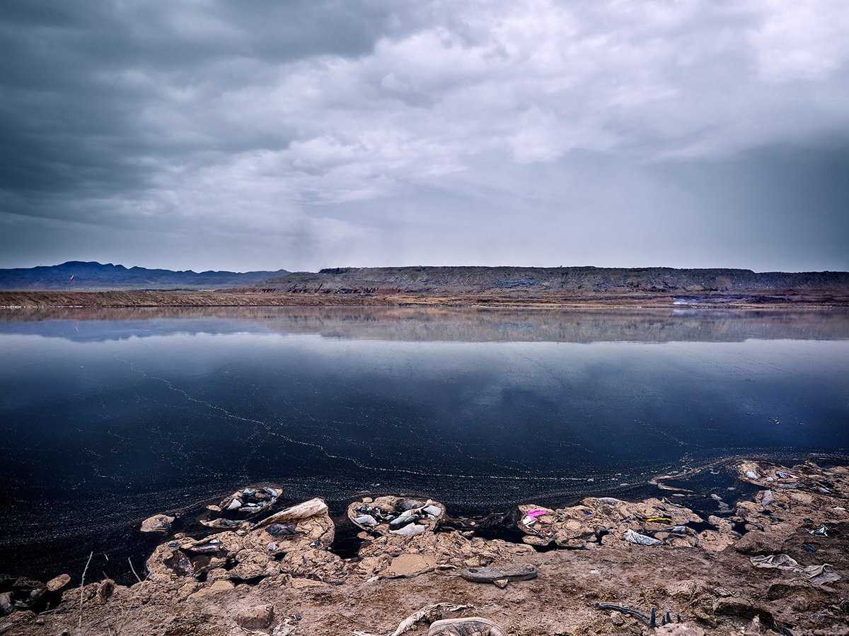 alifani1975's tweet photo. @NFTMillionaire Fake Lake-Fake Desert series on @withFND https://t.co/3gYdO0Vrms