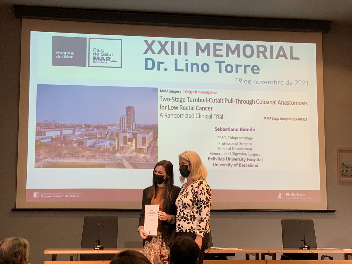 HpbMar's tweet photo. Greetings to @PatriciaSVelzq5 👏👏member of our @HpbMar to receive the award 🏆to the best academic surgeon at @hospitaldelmar 👏👏 @SCatCir @aecformacion @hpb_so @des_winter @BJSurgery https://t.co/ot8Qz8vvFP