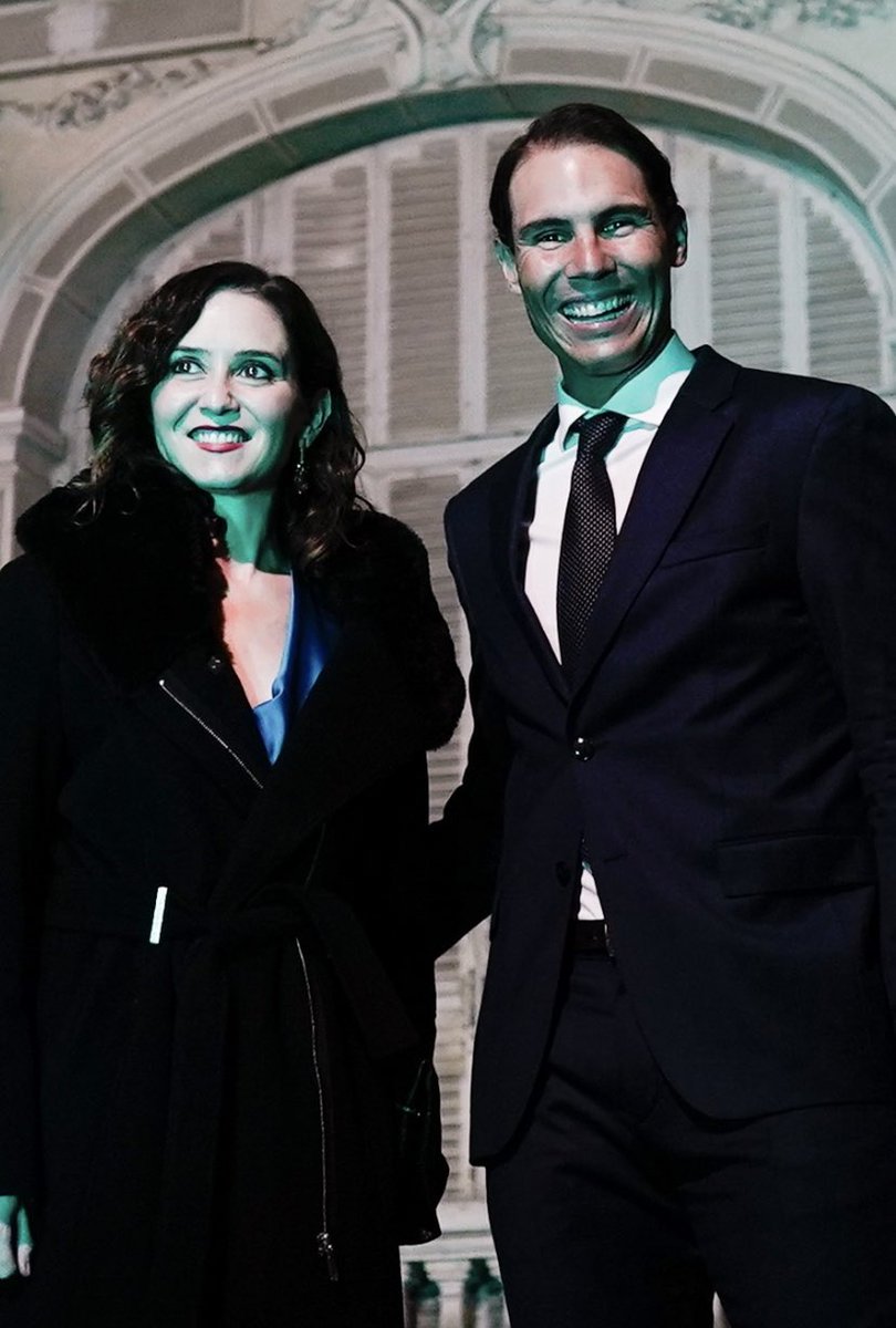PeliDeTarde's tweet photo. Aquella pareja de extraños empresarios prometió a los habitantes de la pequeña villa que el centro comercial que construirían traería prosperidad al pueblo y sería respetuoso con el medio ambiente. Sin embargo, sus intenciones eran otras...-"El engaño"(Evil Green), sábado 16h La1 https://t.co/7SCt1HBY5i