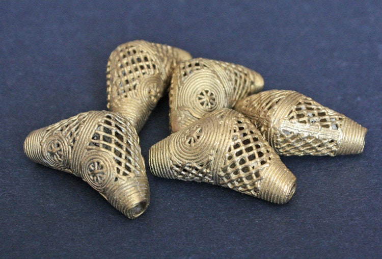 BeadsAfrican's tweet photo. What a review to wake up to! Thank you! "These elbow beads are more exquisite and beautiful quality than all others I know. Very securely packed, fast shipping. This time again, I'm thrilled! Thank you so much!" m https://t.co/x0Js67u3yG #brassbeads #africanmetalbeads https://t.co/5AbGZW8ALs
