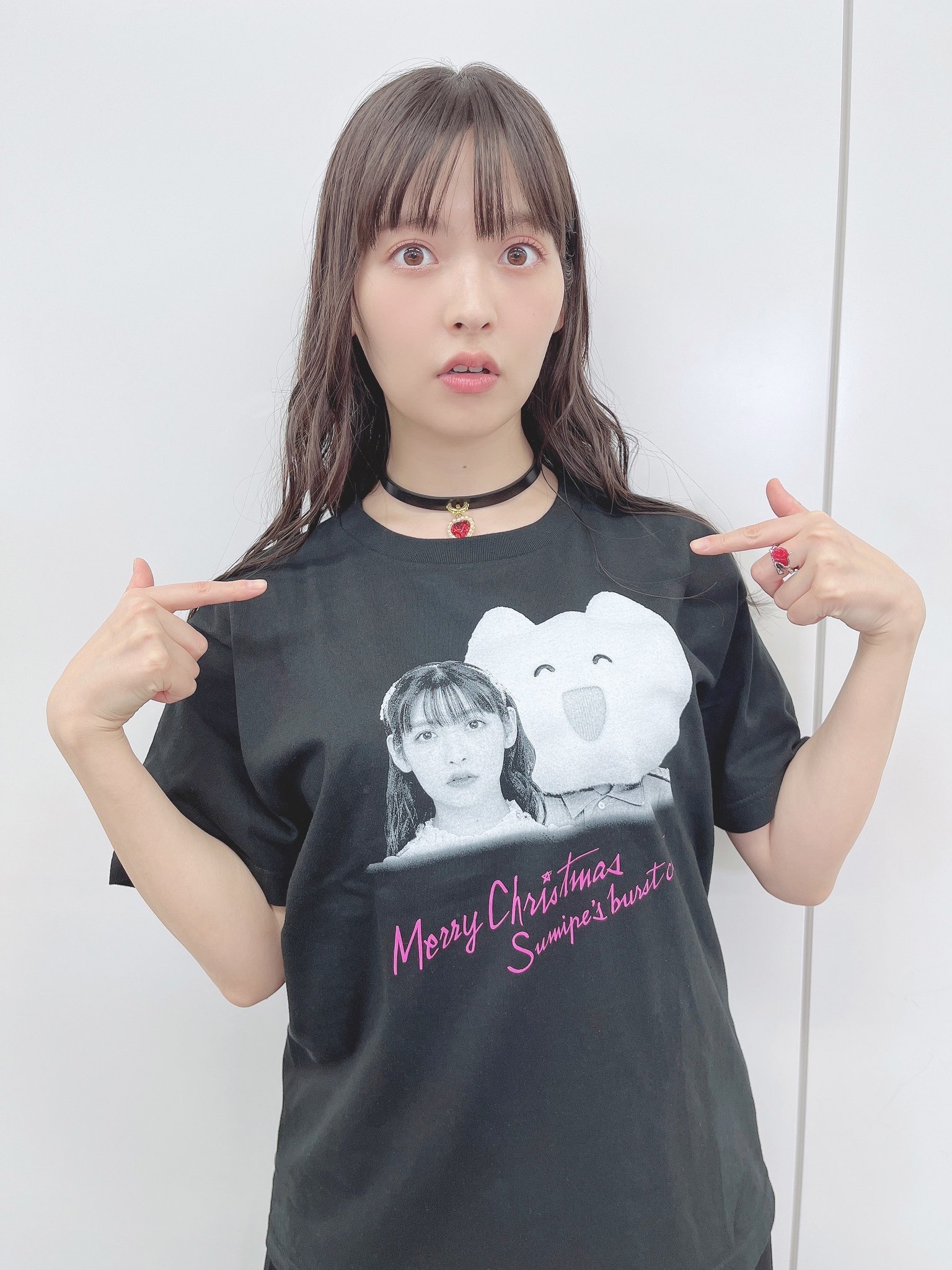 上坂すみれ Tシャツ 上坂すみれの初画集で描かれた「いつか発売したい身の上Tシャツ