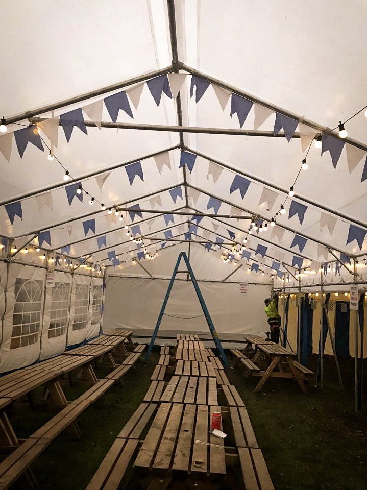The bunting is BACK!!!😍 We're getting everything ready for tomorrow & we cannot wait!🥳 

Not many tickets left! They're available here -
skiddle.com/whats-on/Liver…

Or you can buy them in the pub🙌

#NotOverFest #Locktoberfest #lockandquaybootle #destinationbootle