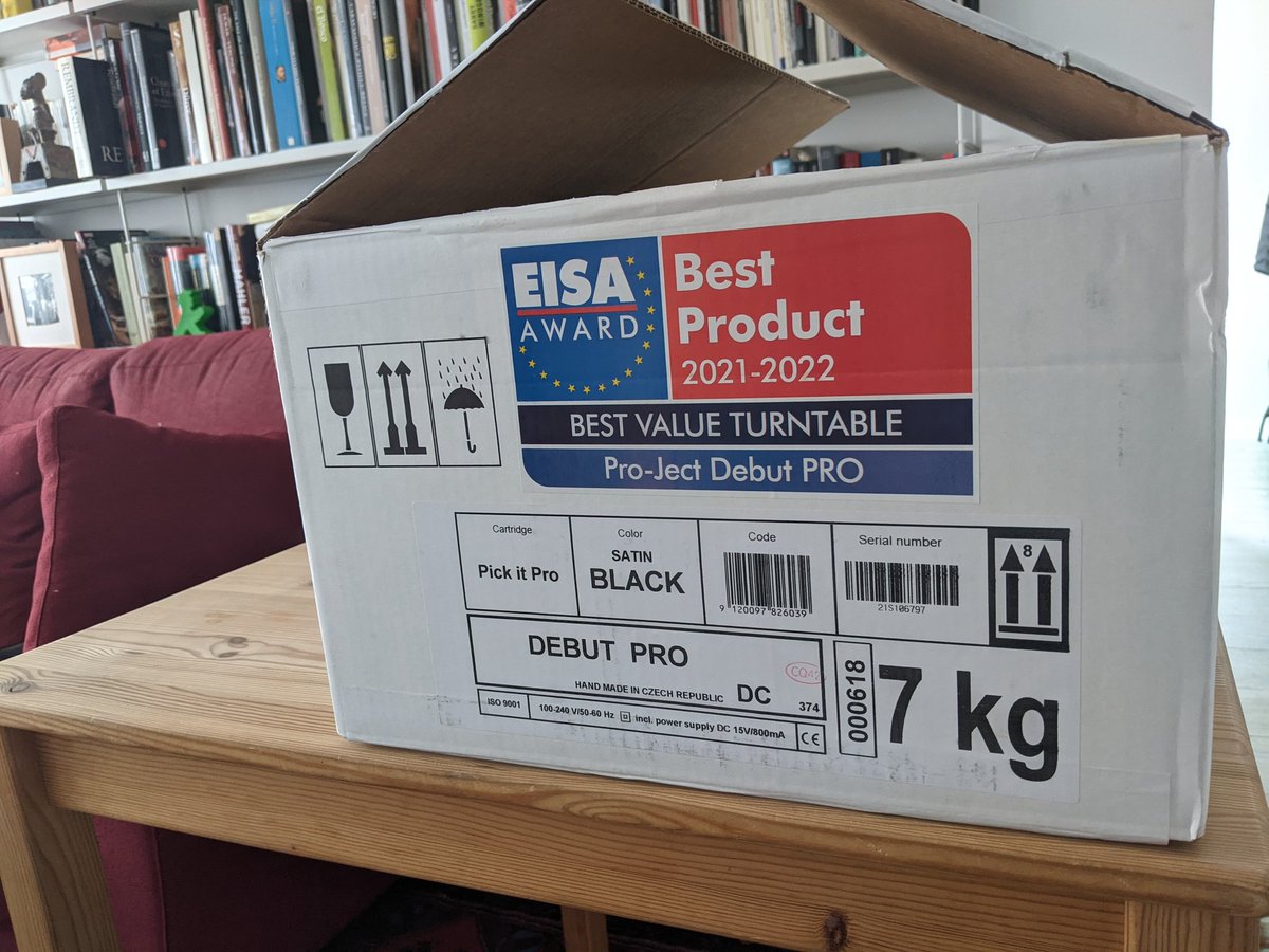 Rafael_Garcia's tweet photo. Unboxing time.
El Pro-Ject Debut II con 20 añitos se merecía un relevo.
#ProjectDebutPro
#vinyljunkie https://t.co/LmOUxkN2ZV
