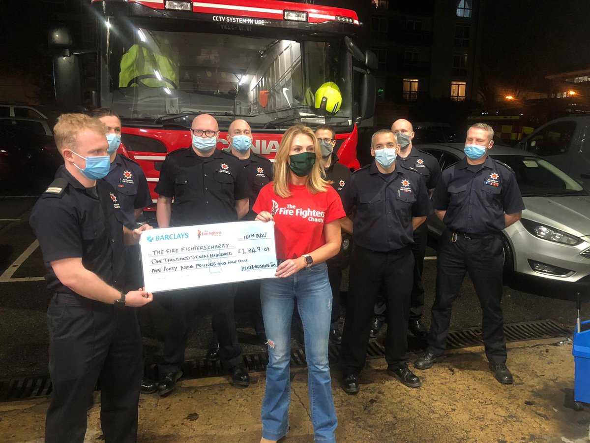 On Monday night, <a href="/firefighters999/">Fire Fighters Charity</a> came to <a href="/BorehamwoodFire/">Borehamwood Fire</a> to present us with a large cheque of £1,749.09 as a thank you for the money we raised at the car wash held in October.
Again, thank you to everyone who attended and supported us with raising this incredible amount 🚒💦🧽