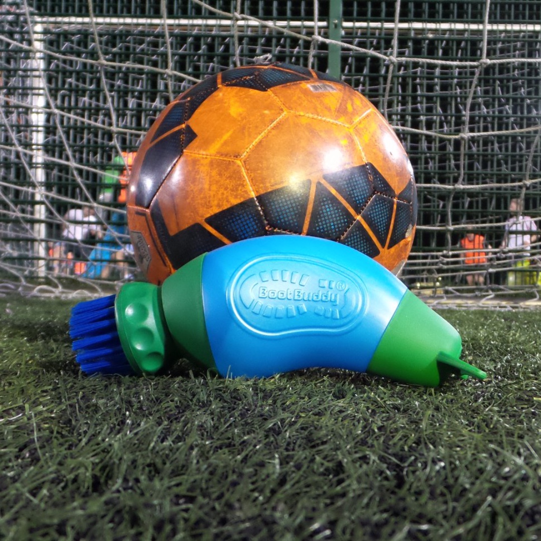 HaloSport's tweet photo. ⚽ The perfect stocking filler! The Boot Buddy is a complete shoe care solution using minimal effort, water and time! ⚽ #christmas #secretsanta #bootbuddy #football #rugby #nike #adidas #premierleague #sport #fifa #golf #xbox #ps4 #ps5 🛒 https://t.co/nGuB0jNQ29 https://t.co/rXamj96QtS