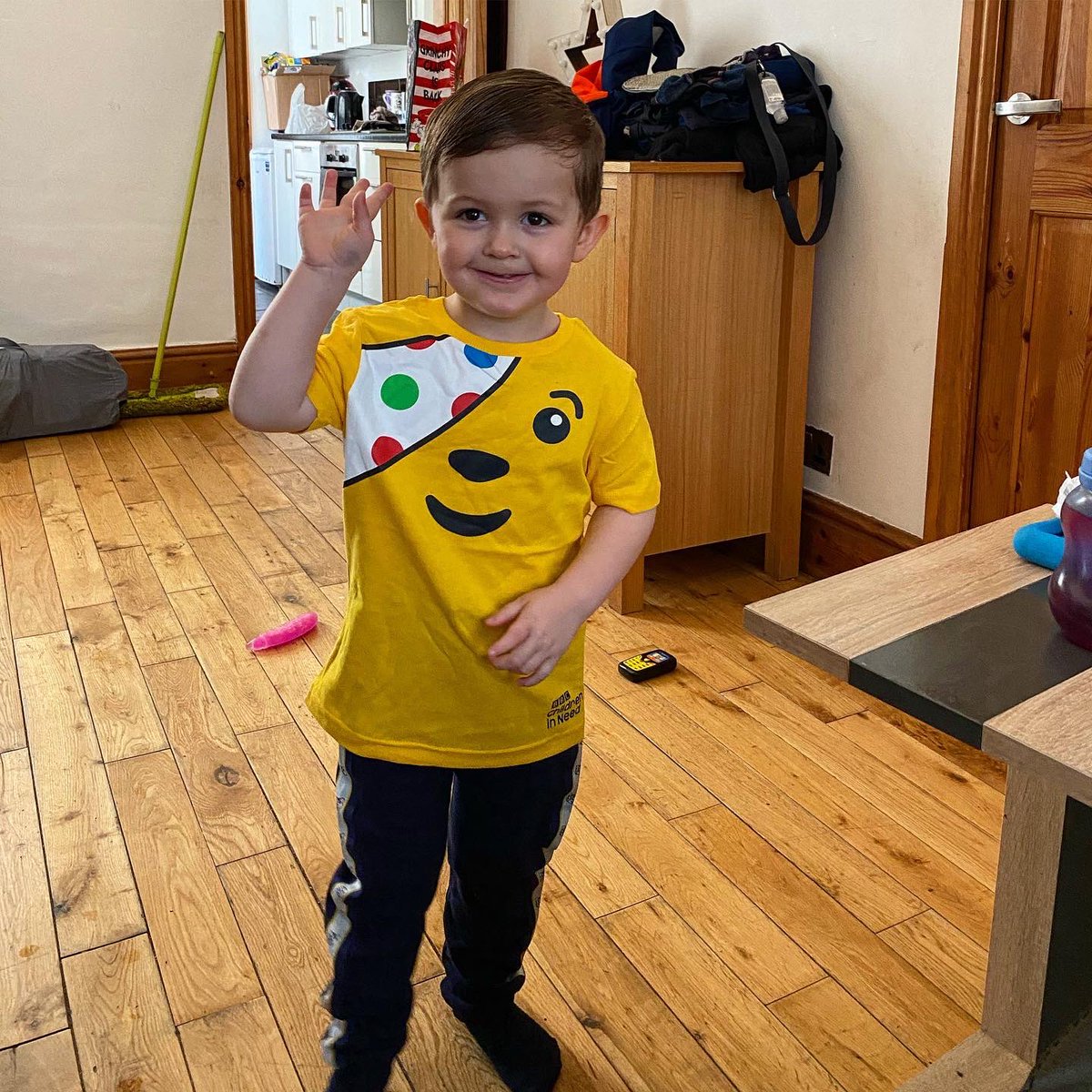 misslauracoates's tweet photo. @BBCCiN 2021 💛💛💛 #ChildreninNeed #childreninneed2021 https://t.co/PjulHEzEtB