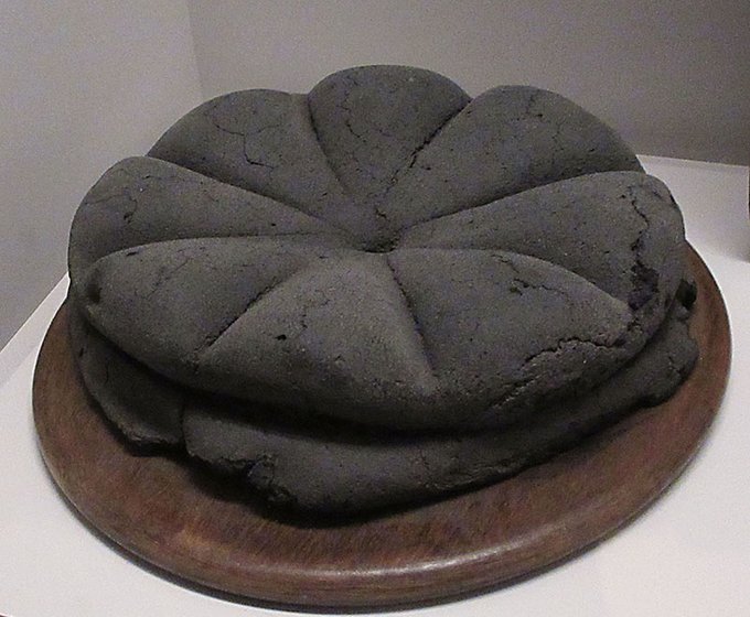 The great #Roman bake off: How to recreate the iconic Panis Quadratus in 5 easy steps! 
#SensoryTimeTravel #RomanFood Friday #Pompeii #GBBO  #ExtraSlice Not Quite #breadweek bacchusandbeyond.wordpress.com/2021/11/19/the…