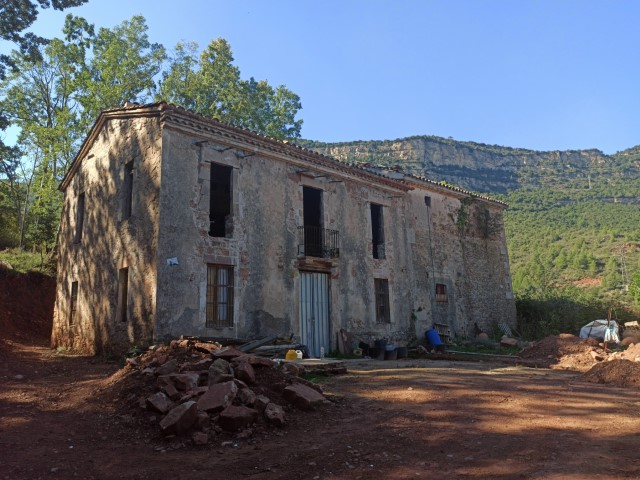 caudelguille's tweet photo. Amb els de Viatjant amb Forasteres anem al santuari de Puiggraciós, escenari de novel·la #elfiguero #vallesoriental #santllorençsavall #sotsferéstecs #raimoncasellas
https://t.co/jDIX2nhy1W https://t.co/LUeotlNVg0