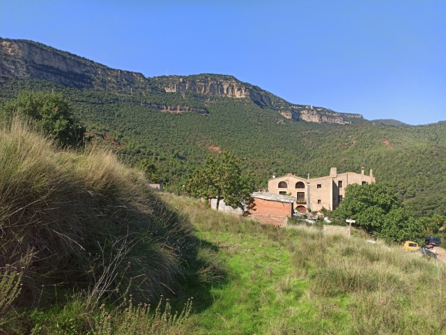caudelguille's tweet photo. Amb els de Viatjant amb Forasteres anem al santuari de Puiggraciós, escenari de novel·la #elfiguero #vallesoriental #santllorençsavall #sotsferéstecs #raimoncasellas
https://t.co/jDIX2nhy1W https://t.co/LUeotlNVg0