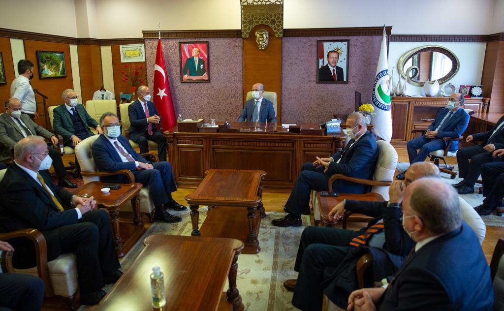 ÜNİ-DOKAP Toplantısı, Yükseköğretim Kurulu (YÖK) Başkanımız Sayın Prof. Dr. Erol Özvar’ın katılımıyla Giresun Üniversitesinin ev sahipliğinde Şehit Ömer Halisdemir Salonunda gerçekleştirildi. 
<a href="/erolozvar/">Erol Özvar</a>