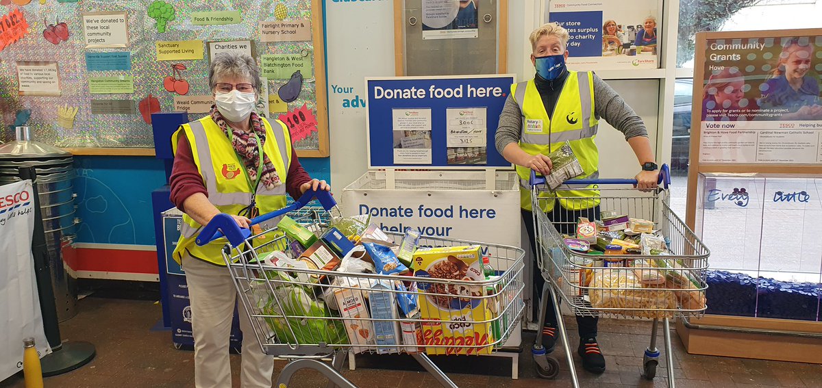 FareShareSussex's tweet image. Some of the staff and volunteers are in @Tesco stores to collect food donated by amazing customers. 

Any tinned fruit or cooking sauce count! Pop by at your nearest Tesco this weekend to support as many families facing financial strain over the cold winter months. #everycanhelp