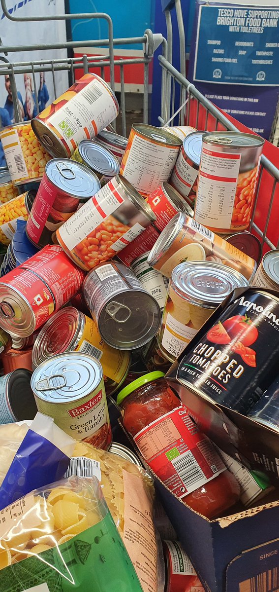 FareShareSussex's tweet image. Some of the staff and volunteers are in @Tesco stores to collect food donated by amazing customers. 

Any tinned fruit or cooking sauce count! Pop by at your nearest Tesco this weekend to support as many families facing financial strain over the cold winter months. #everycanhelp