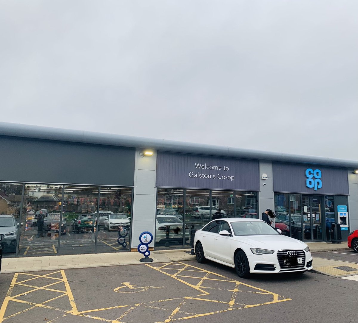 Great meeting <a href="/AlanBrownSNP/">Alan Brown</a> today talking about Respect For Shopworkers Week. Thank you to <a href="/Macmichael56/">Michael McGuiness</a> &amp; @Burns_scott88 also. #NotPartOfTheJob #Galston #FreedomFromFear <a href="/alan_campbell2/">Alan j campbell</a> <a href="/ianhindle007/">Ian Hindle</a> <a href="/079Jenny/">Jenny Alleyne</a> <a href="/coopuk/">Co-op</a>