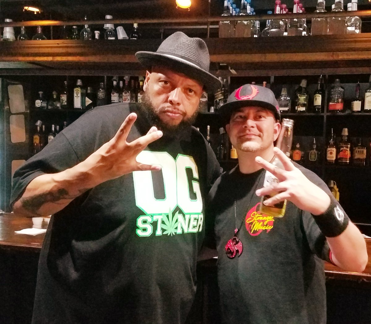 Bigchiefal813's tweet photo. Finally got a chance to check out a @MAYDAYMUSIC show in FLA when their #HardToLeaveTour came thru the @SoundbarOrl last night!! 🌴🎤🐍🦇🍻🔊 #StrangeMusic https://t.co/DATT3tERiP