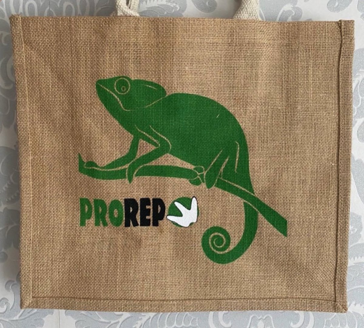 Bugboxuk's tweet image. Reduce your plastic bag consumption by purchasing a @prorep_reptile 'Bag for Life' 🤩

✅ Strong and durable

✅ Awesome design

✅ Become a fashionista of the reptile world

Available online or for collection at Bug Box

#reptilebag #bag #totbag #prorep #bagforlife #reusablebag