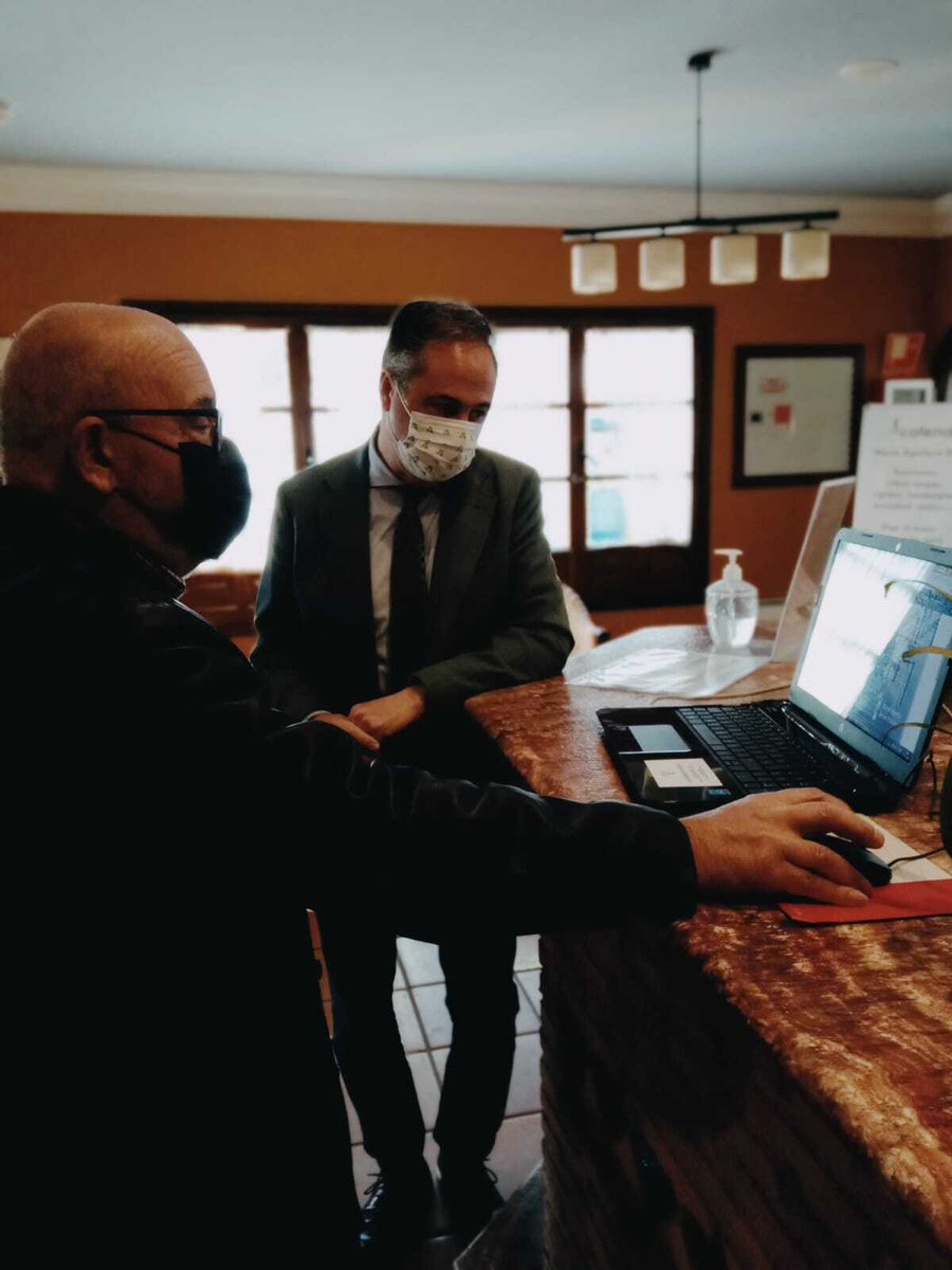 TurismoAND's tweet photo. 🙌🏻 Apostamos por la🌐#digitalización para reforzar la competitividad de la oferta hotelera 🏨en la provincia de #Córdoba.
📌 DT @AngelPimentel_ ha visitado el alojamiento LodelHobby, beneficiario de las #ayudas #Pymetic.
🗣 "La tecnología es motor de cambio del sector". https://t.co/DMsgJqIIlL