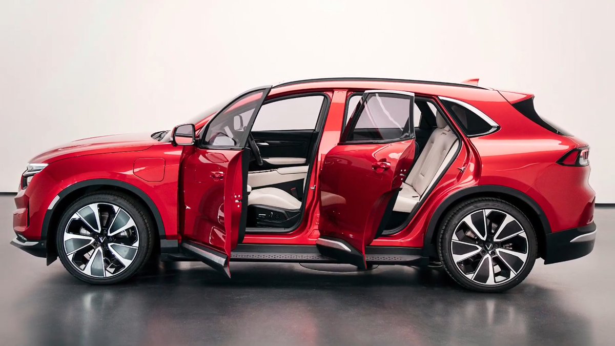 mccar2021's tweet photo. 2022 VinFast VF e35 - VinFast EV - Interior, Exterior, Walkaround (LA Auto Show)
Let's see: https://t.co/UUvZZwk03P 
#Bettercar #VinFast #VinFastUS #VinFastVFe35 #VinFastEV https://t.co/e9gheGQfMK