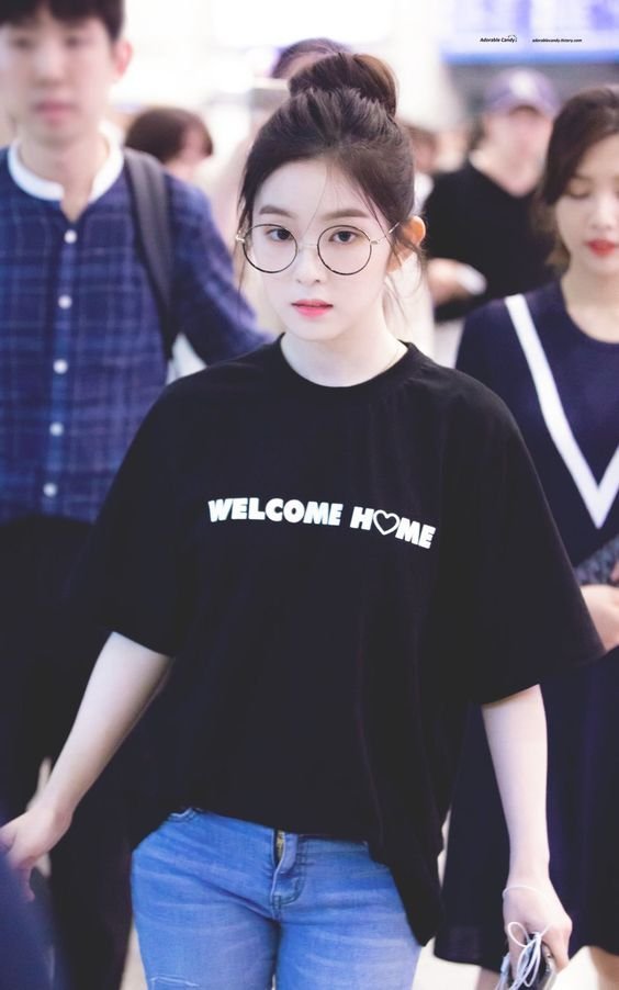 urmoodyping's tweet photo. วันนี้ควงเจ้าพวกคนน่ารักมางานค้าบ
📍 คูเมือง, เชียงใหม่

with — @dxcxmboo , @redlapoxxe and @iammeen_ https://t.co/T3VIe9OVPU