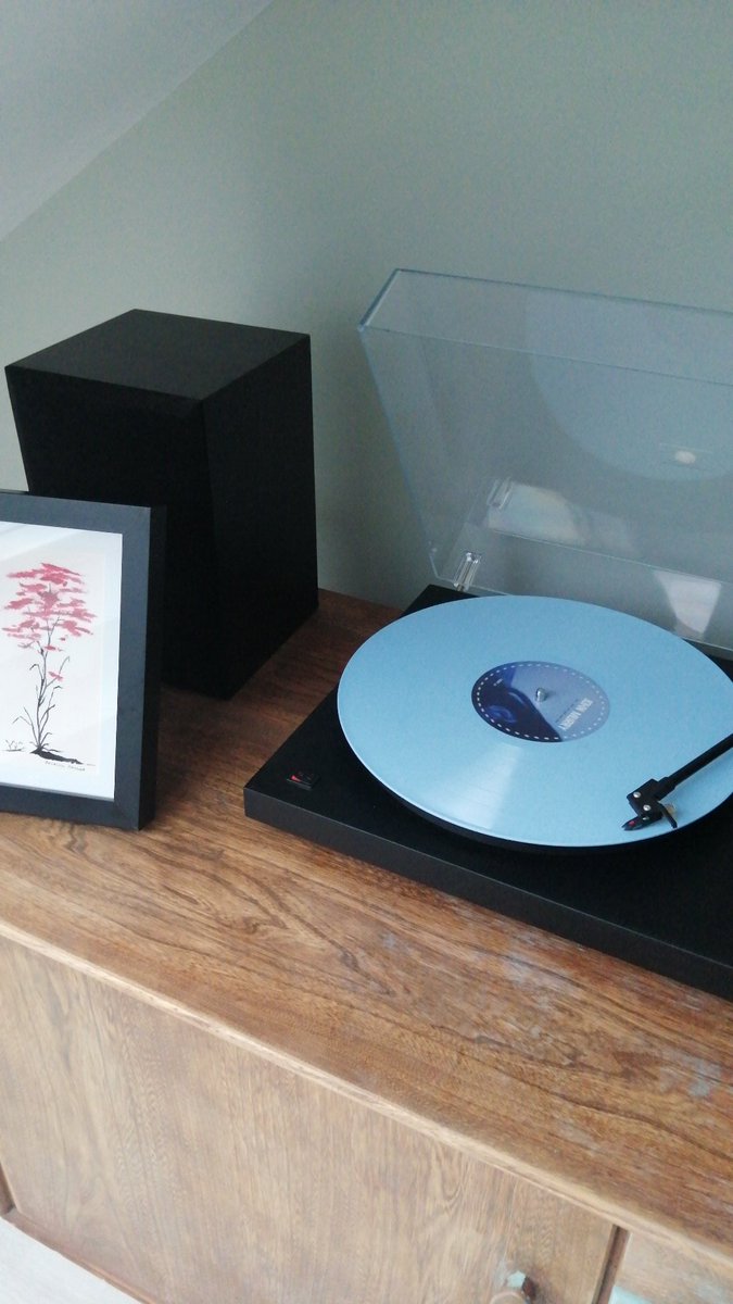 Listening to <a href="/johnmurry/">John Murry</a> in preparation for tonight's epic gig. <a href="/leahysarah/">Sarah Leahy</a> @adeletucknott @CJ_Workshop @Fish_Brighton