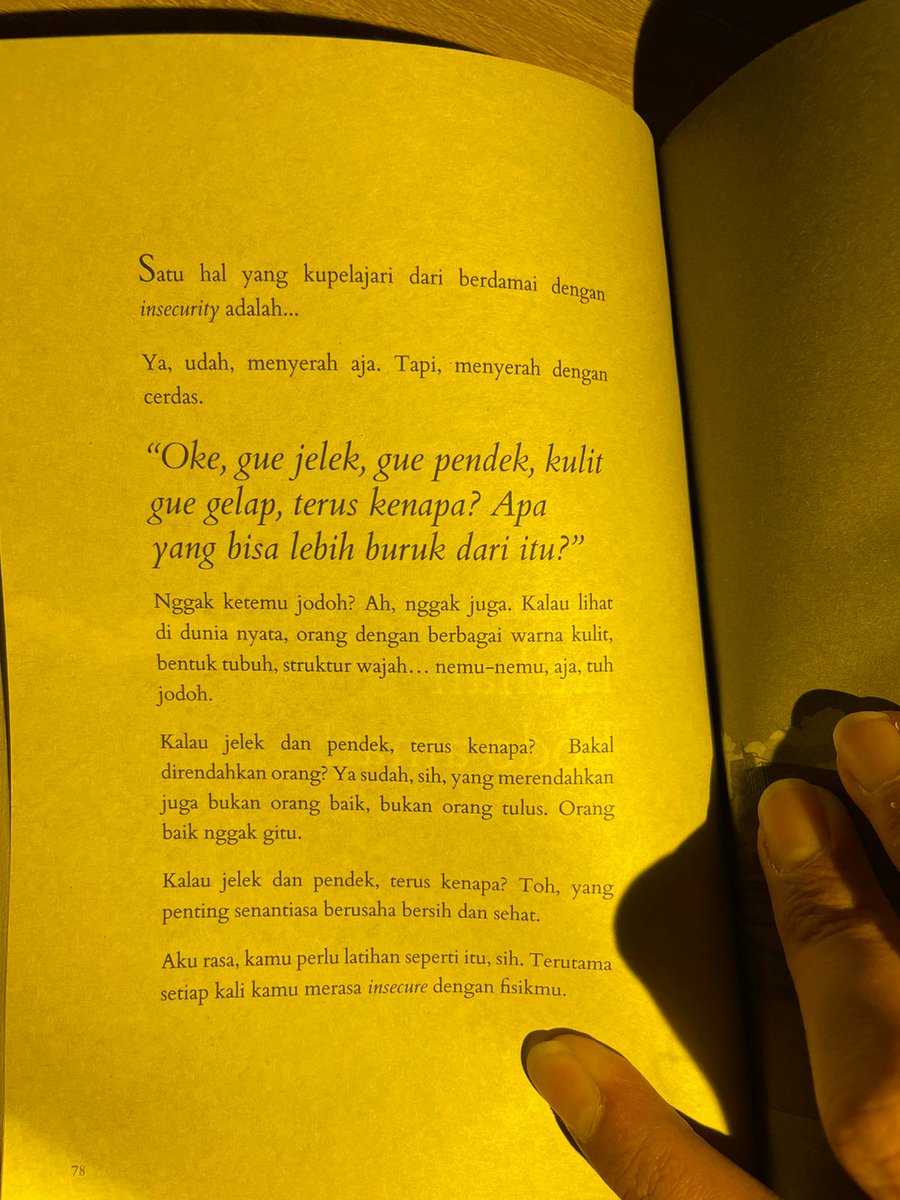 literarybase's tweet photo. Tiba-tiba gue jadi ngerasa lebih berharga setelah baca halaman ini :") coba kamu juga liat deh: https://t.co/7gE8cZcNlw