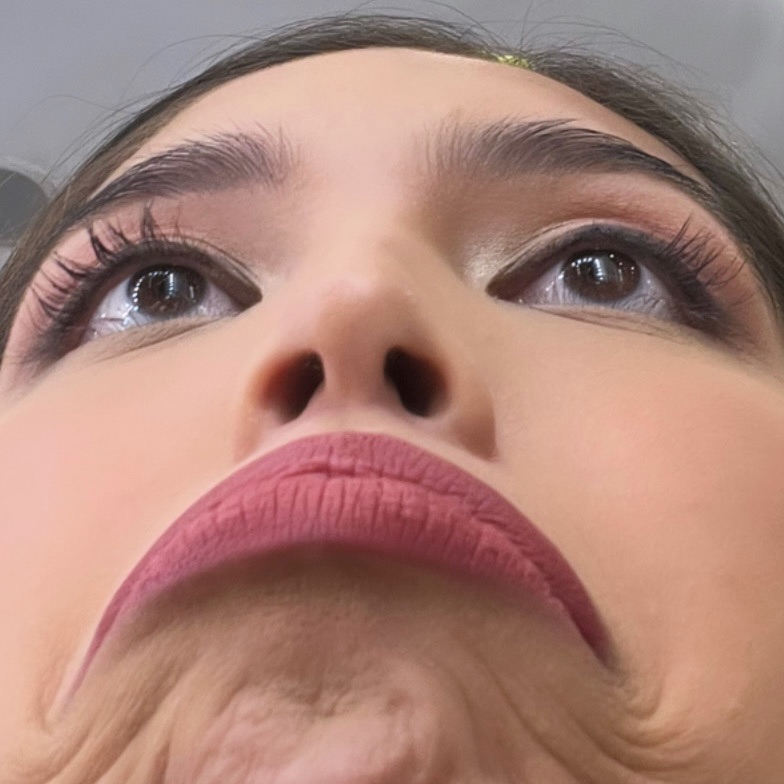 Yup, real lashes. This is what happens when you put too much pressure on an eyelash curler (without finger rings), you get a chunk of your lashes ripped out in a flash. Girls, go easy when curling if you don’t want a semi-kalbo lid. 🥲