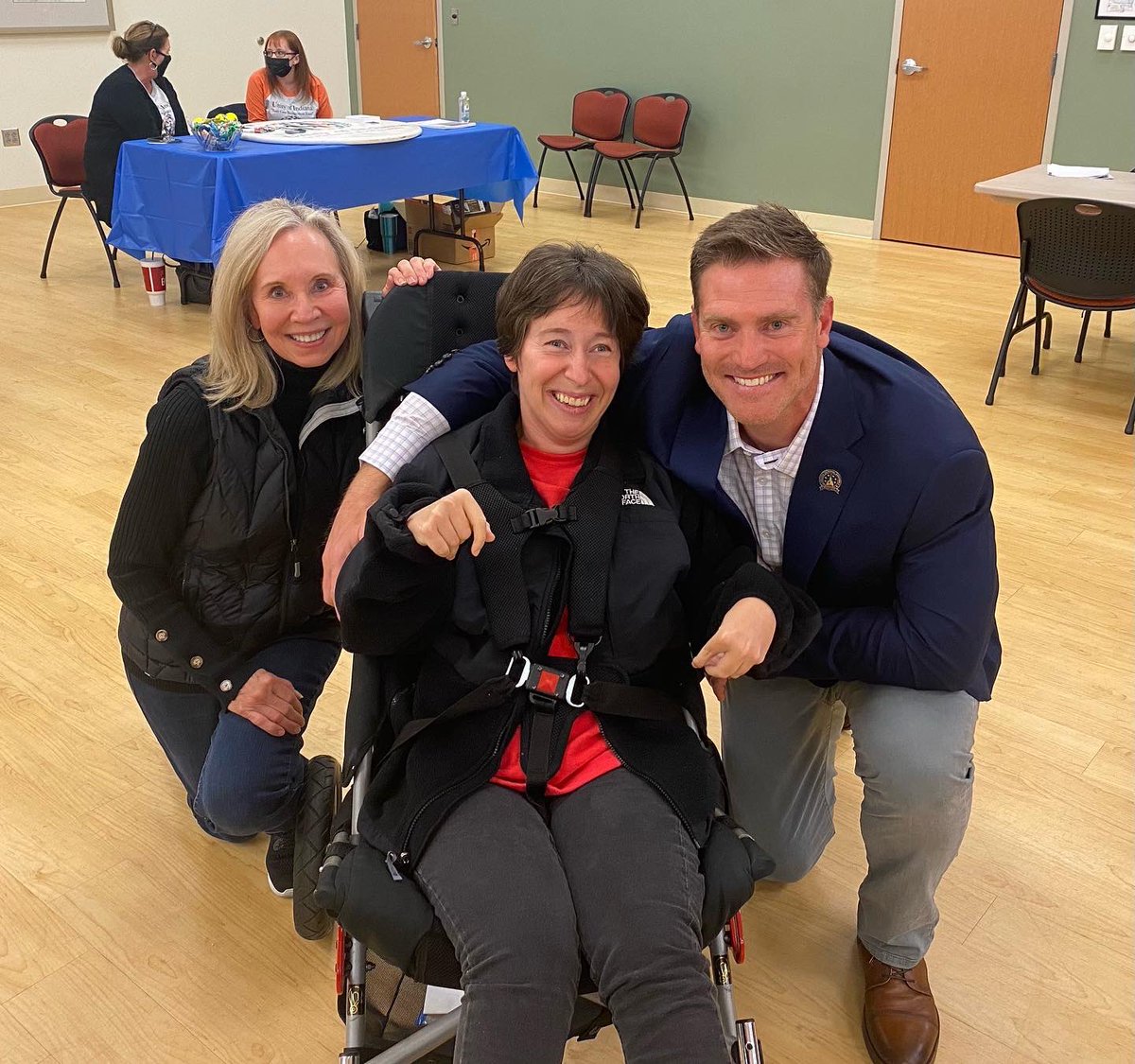 gartenforsenate's tweet image. Had a great evening at the Family and Social Services Administration open house at Ivy Tech-thanks to all the families and service providers that came out! The highlight of my evening was randomly running in to one of my biggest inspirations-Christa Dismore! 

#fssa
#insenate45